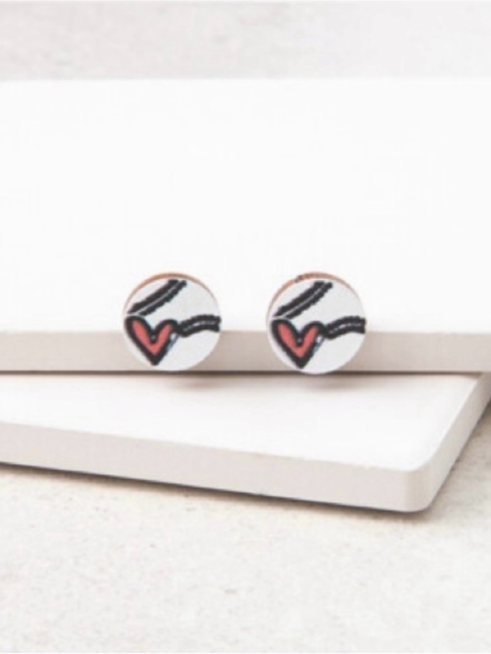 NWT ♥️ Heart Detail Round Stud Earrings — White & Coral